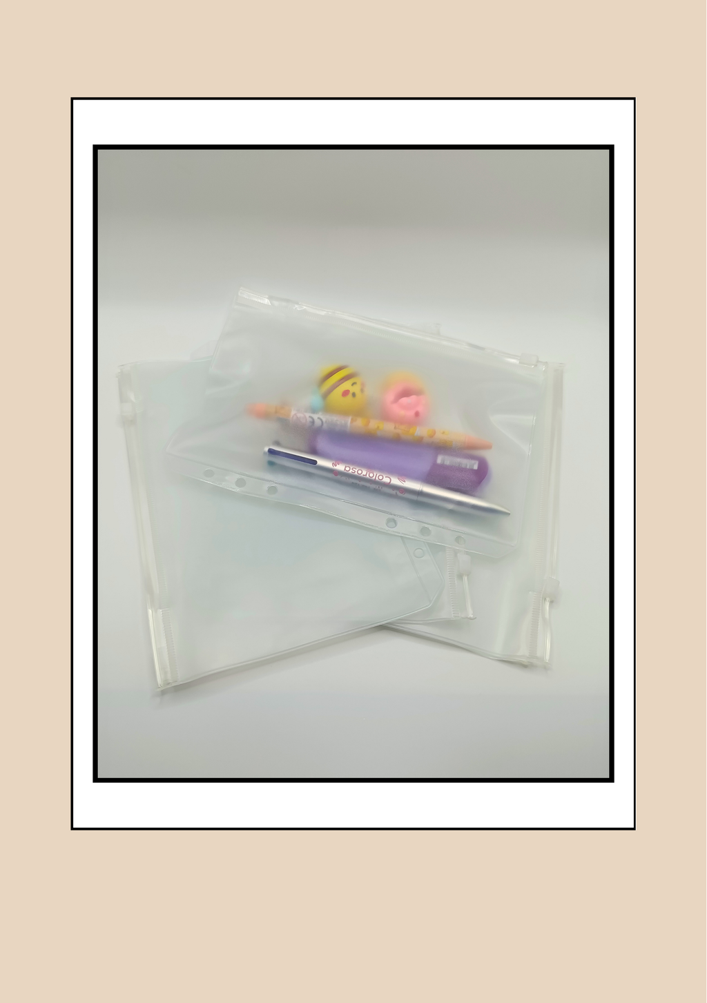 Busta trasparente con zip A5 con penne e accessori