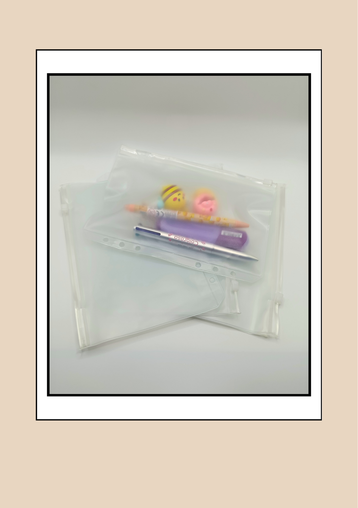 Busta trasparente con zip A5 con penne e accessori